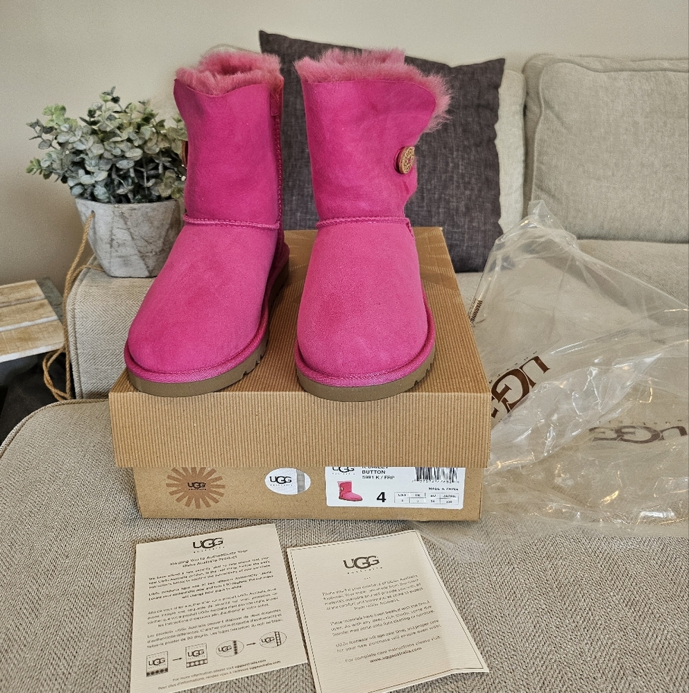 Brand New UGG Pink Suede Boots K Bailey Button Size 4